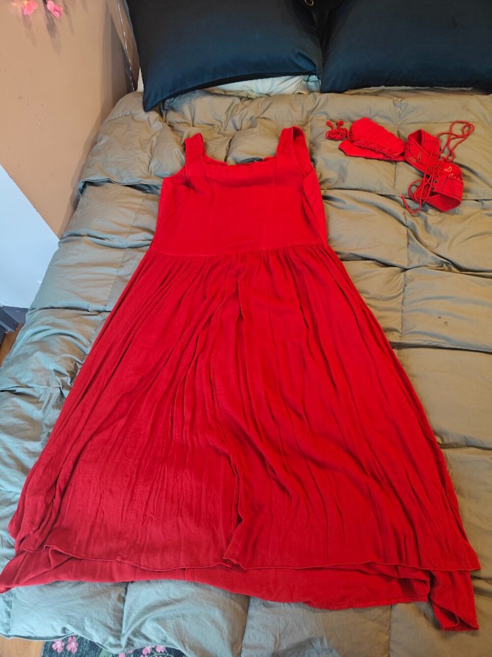 HolyClothing Danu Maxi Dress XL/1X Poppy Red - Picture 2 of 5